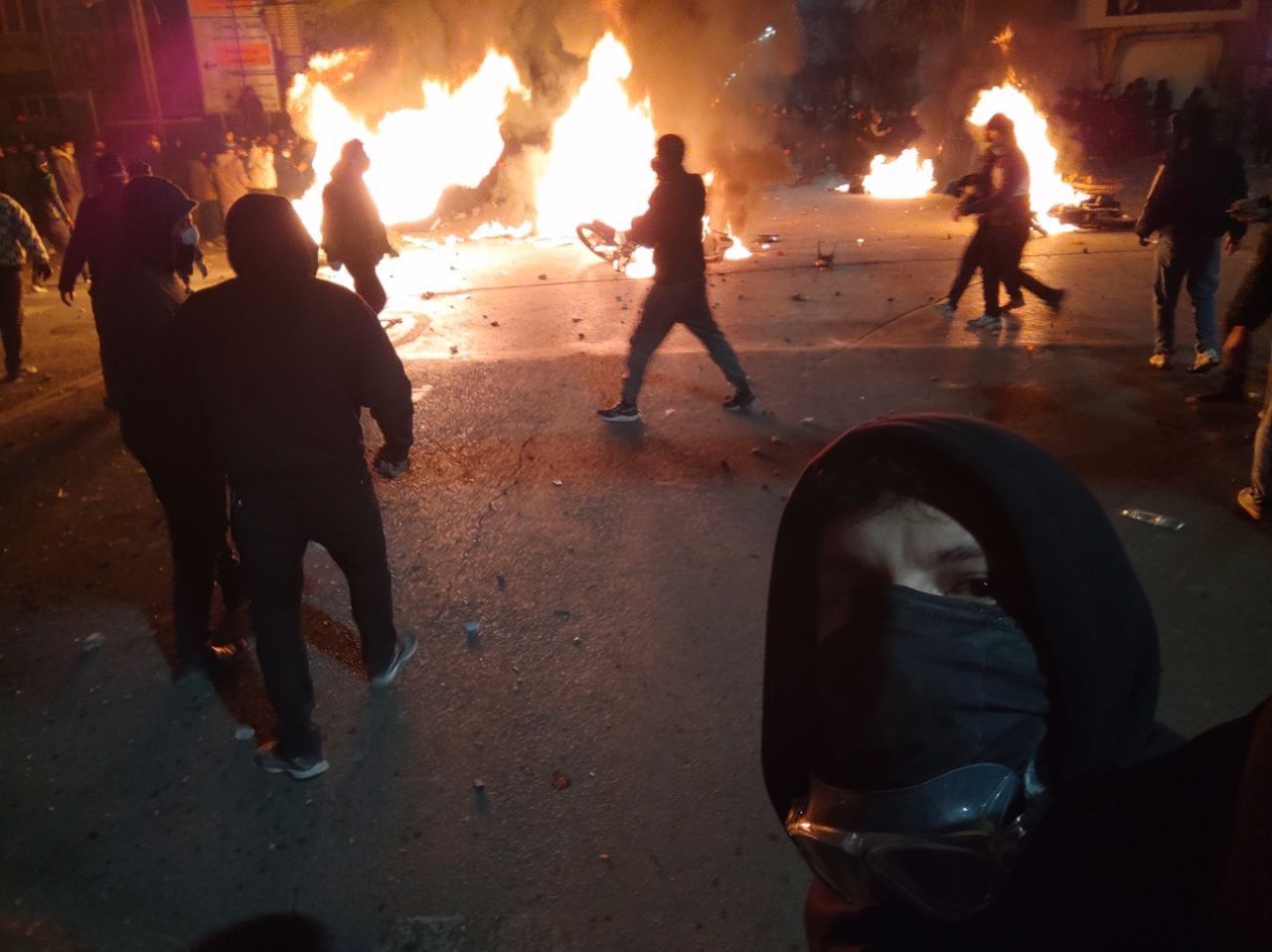 فاکس‌نیوز: بررسی سناریوی پس از حکومت ایران، عامل پنهان مکث آمریکا در گزینه حمله است