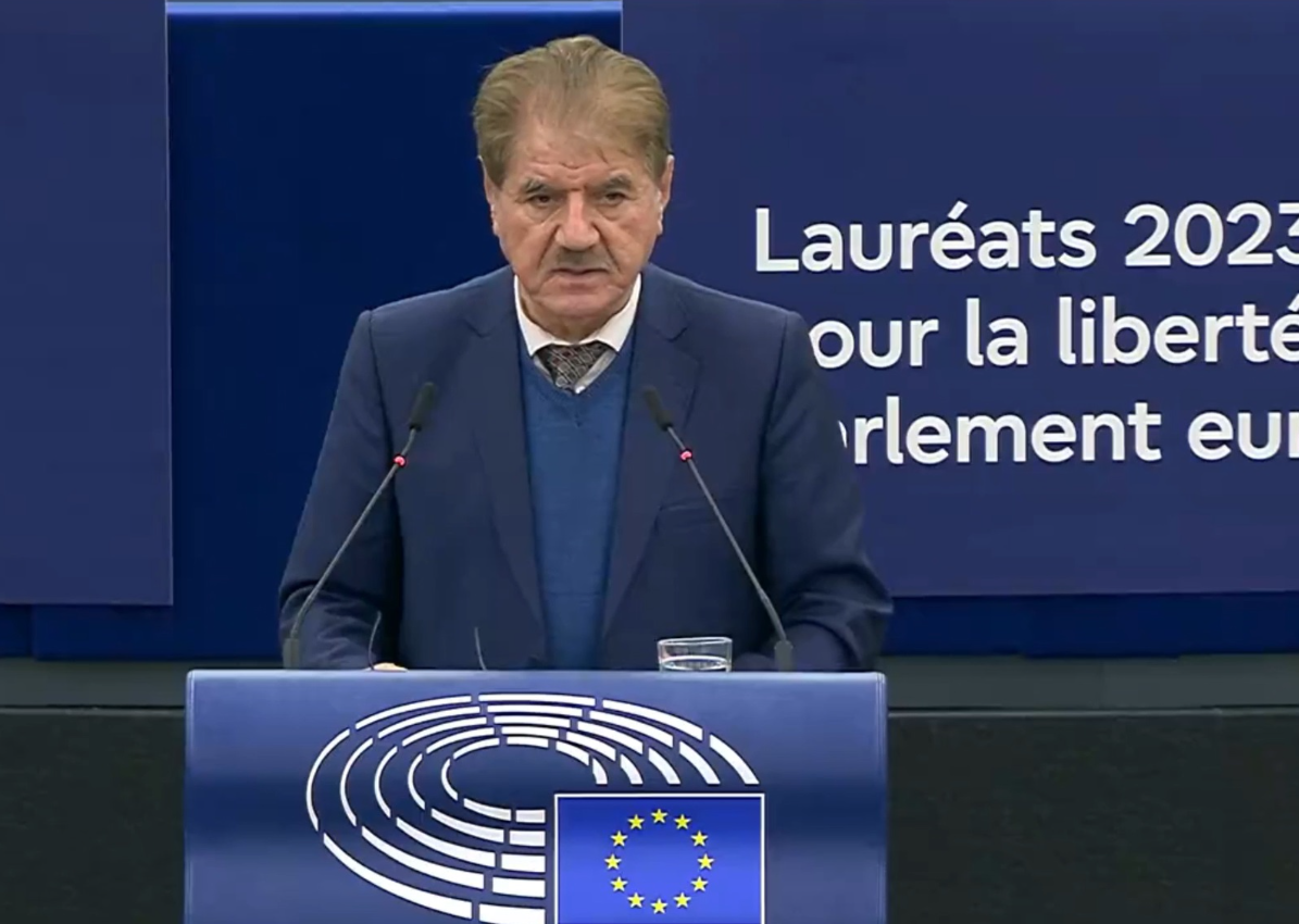 صالح نیکبخت، وکیل خانواده امینی، به اشد مجازات اتهام تبلیغ علیه نظام محکوم شد 