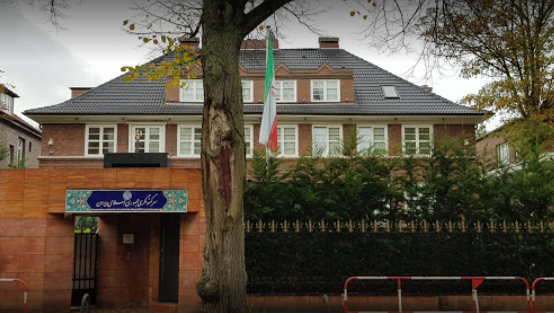 Unknown Individuals Throw Fire Bomb At Iran's Consulate in Hamburg