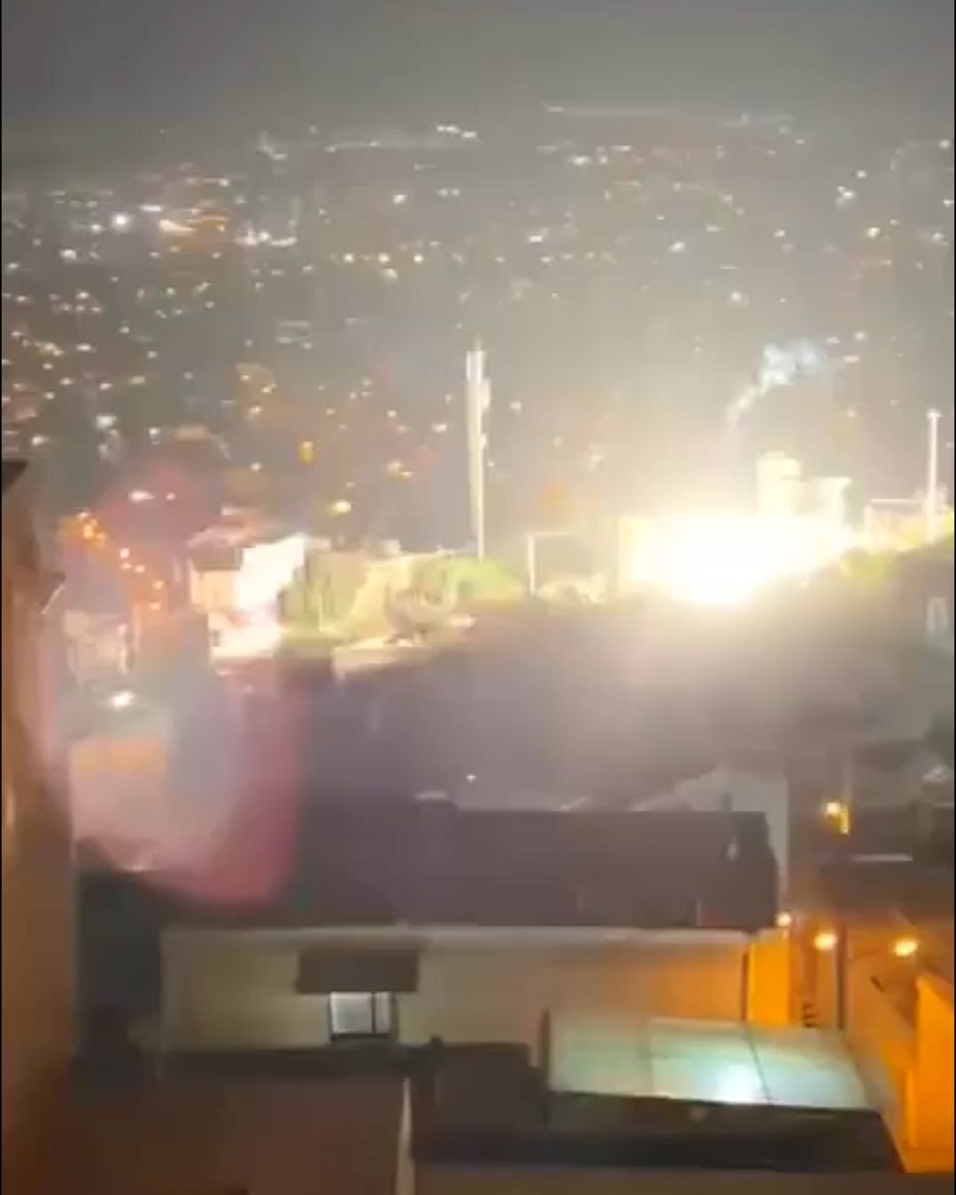 استمرار إطلاق النار الكثيف حتى وقت متأخر من الليل في كردستان بإيران 