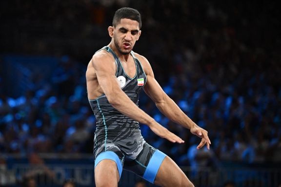 دست کشتی آزاد به طلا نرسید؛ رحمان عموزاد در فینال المپیک باخت و نقره گرفت