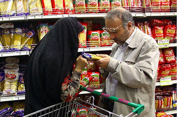 رئيس الطوارئ الإيرانية:لدينا فرق إسعاف في أسواق طهران تحسبًا لحالات الإغماء بسبب الأسعار