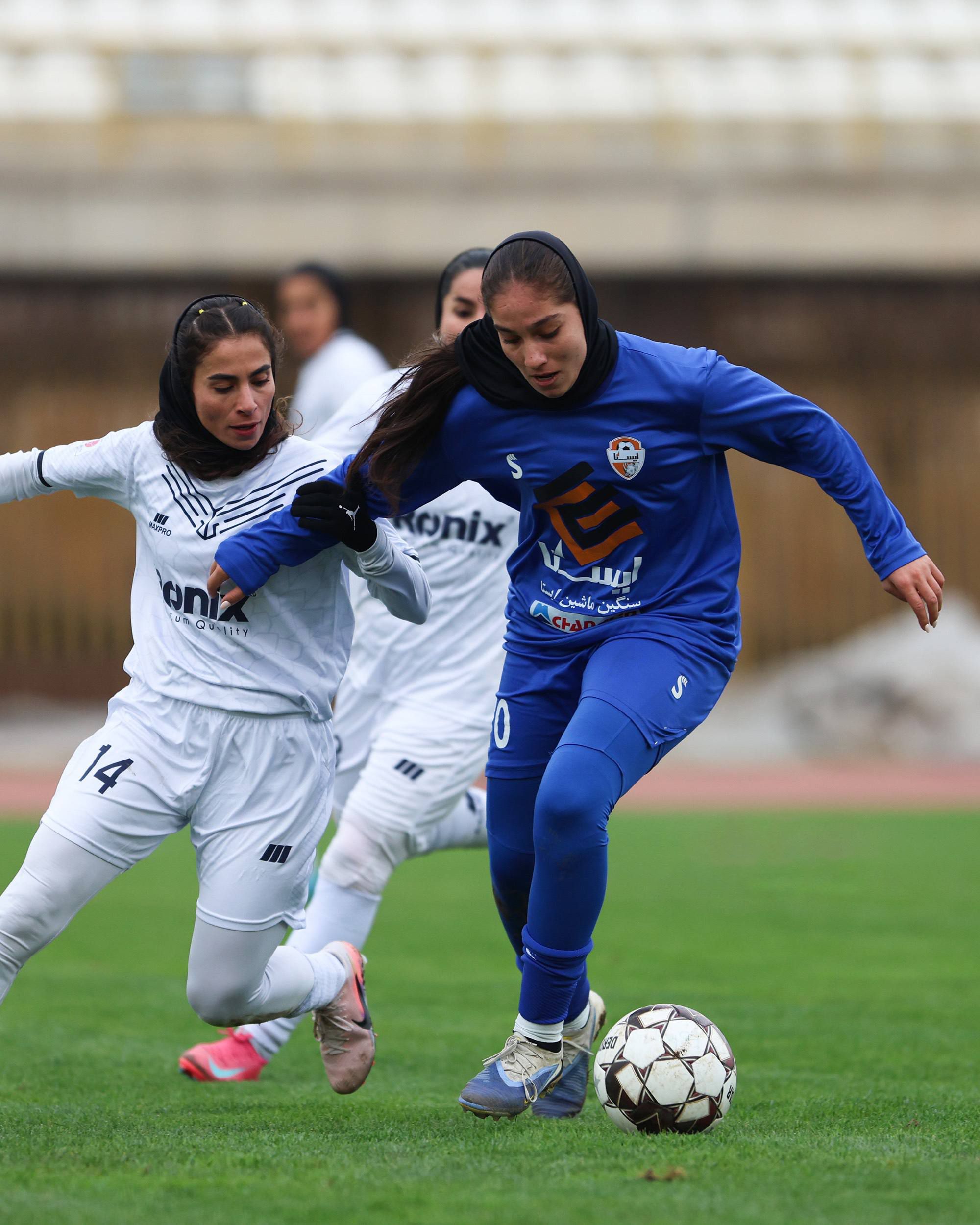 افزایش فشار جمهوری اسلامی بر زنان فوتبالیست، برای جلوگیری از همراهی با انقلاب ملی ایرانیان