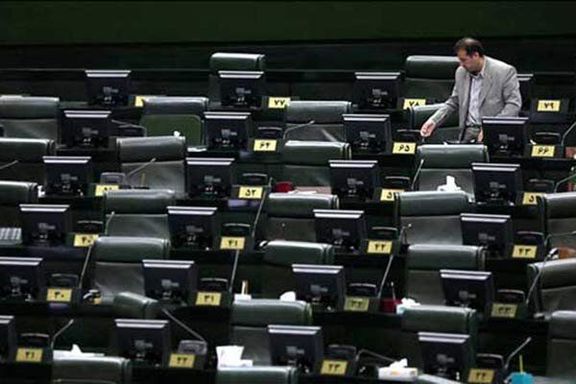 بعد المصانع والدوائر الحكومية.. انقطاع الكهرباء في البرلمان الإيراني وخسائر كبيرة للصناعة