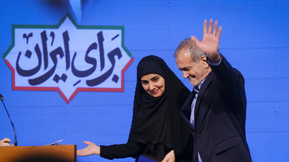 وزیر راه همراه با مسعود پزشکیان