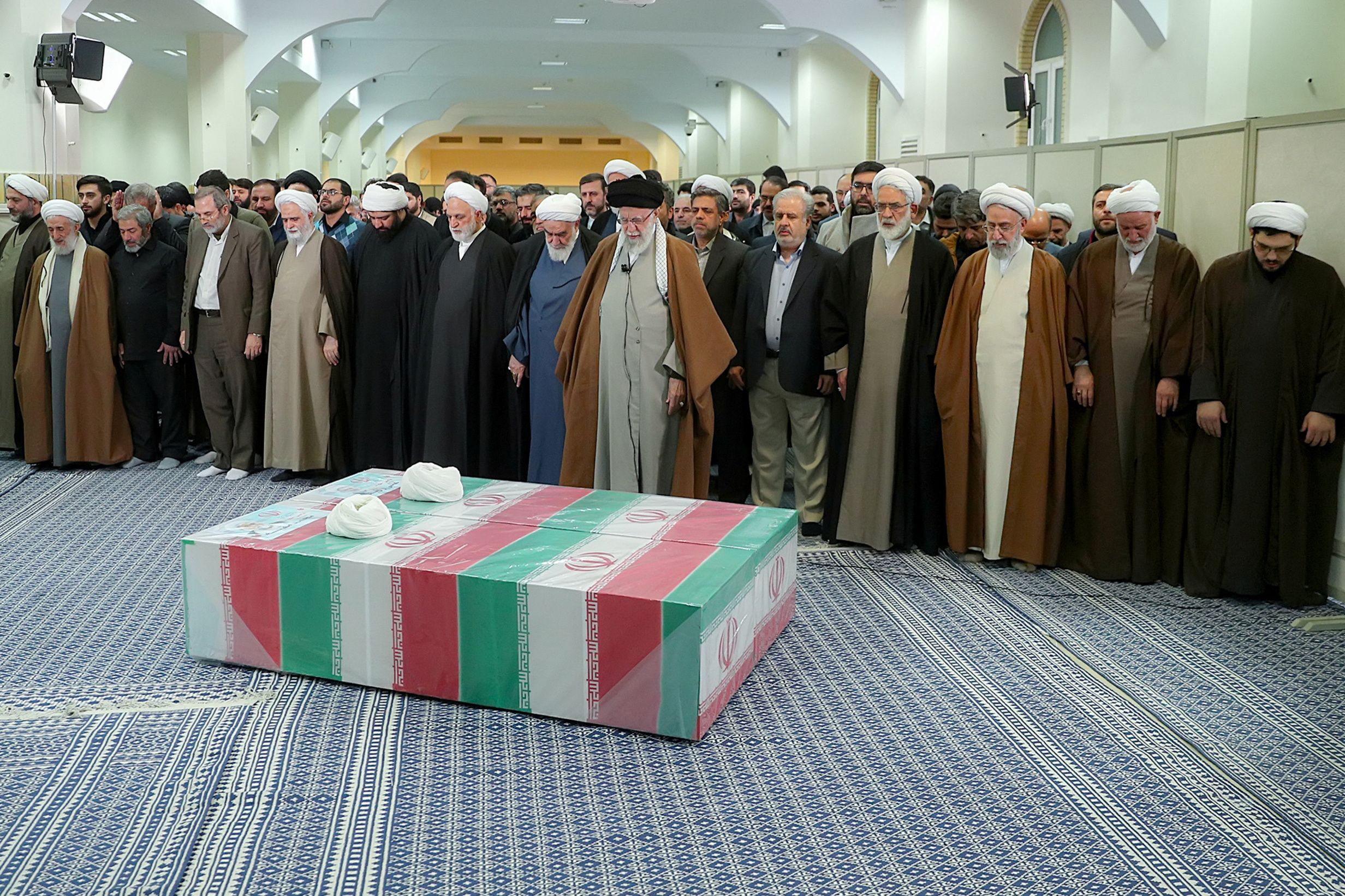 روزنامه تلگراف: جمهوری اسلامی از ترس ترامپ خواستار احتیاط گروه‌های نیابتی شده