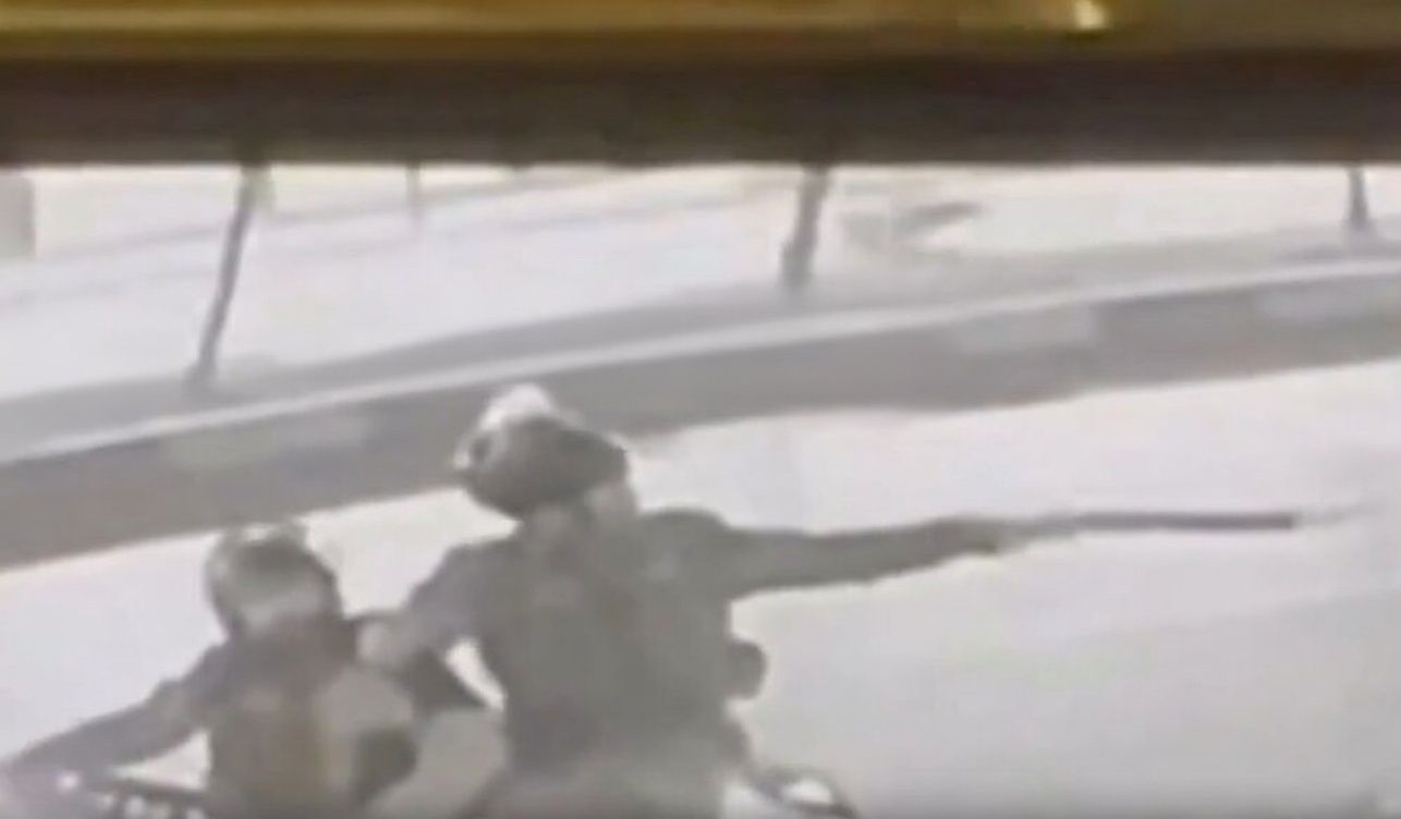 شلیک به رهگذران؛ بهزاد نیکیار هنگام بردن کیسه زباله به کوچه، با گلوله جنگی کشته شد