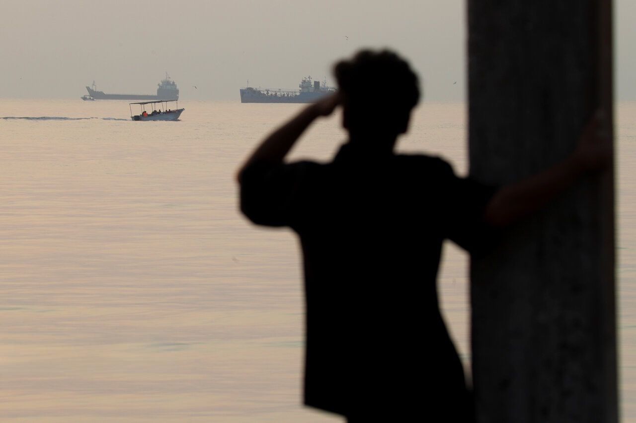 Tehran plans for $130 oil it struggles to sell