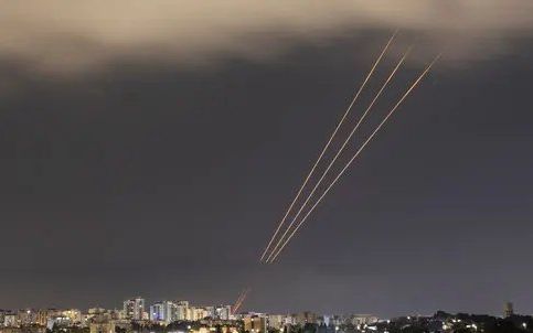 حمله موشکی جمهوری اسلامی به اسرائیل بدون «کلیر» کردن آسمان و لغو پروازهای مسافری