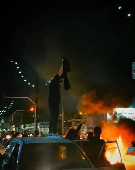 خیزش انقلابی در ایران در روز ۲۵ آبان؛ معترضان از کامیاران تا تهران به خیابانها آمدند