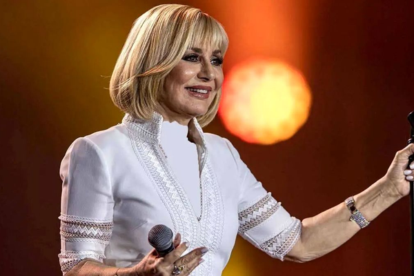 Iconic singer Googoosh says new work awaits Islamic Republic's fall