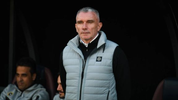 فرهیختگان مدعی شد؛ مذاکره رضا درویش با پاتریس کارترون برای جانشینی وحید هاشمیان