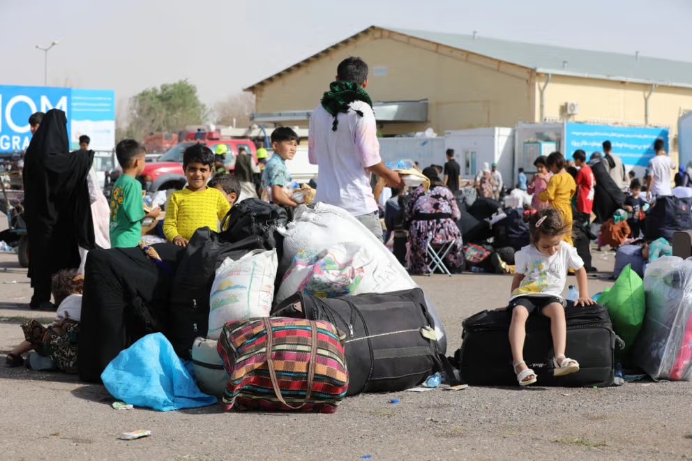 نرجس محمدي: ترحيل الأفغان من إيران انتهاك للحقوق الأساسية للإنسان