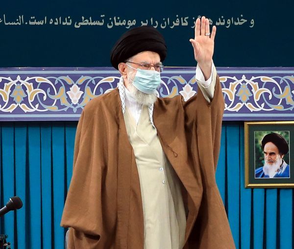 المرشد الإيراني يصف الاتفاق النووي بـ"التقية".. ويؤكد: "من الضروري التحلي بالمرونة أحيانا"