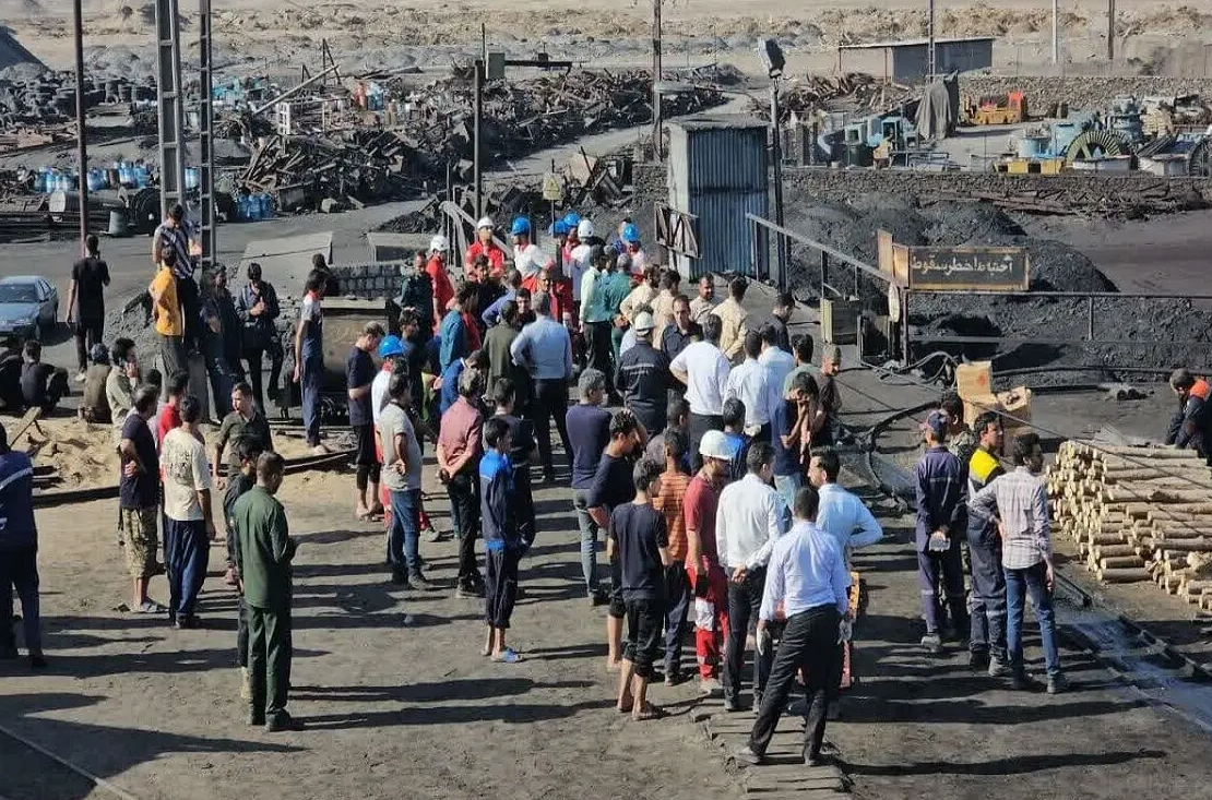 خانواده حادثه‌دیدگان معدن طبس: تامین اجتماعی غرامت آسیب‌دیدگان را قطره‌چکانی پرداخت می‌کند