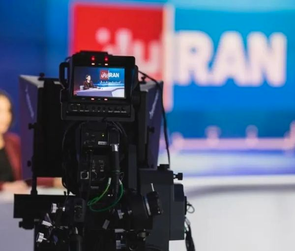 معاون امنیتی وزیر کشور بریتانیا: به حمایت از ایران‌اینترنشنال ادامه می‌دهیم