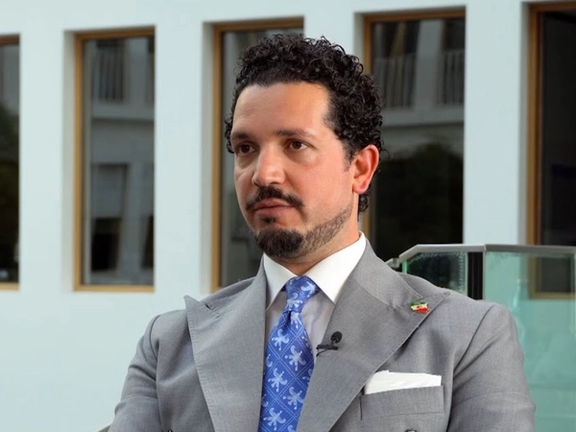 اظهارات متناقض مسئولان جمهوری اسلامی در خصوص تحت تعقیب بودن یاسین رامین از سوی اینترپل