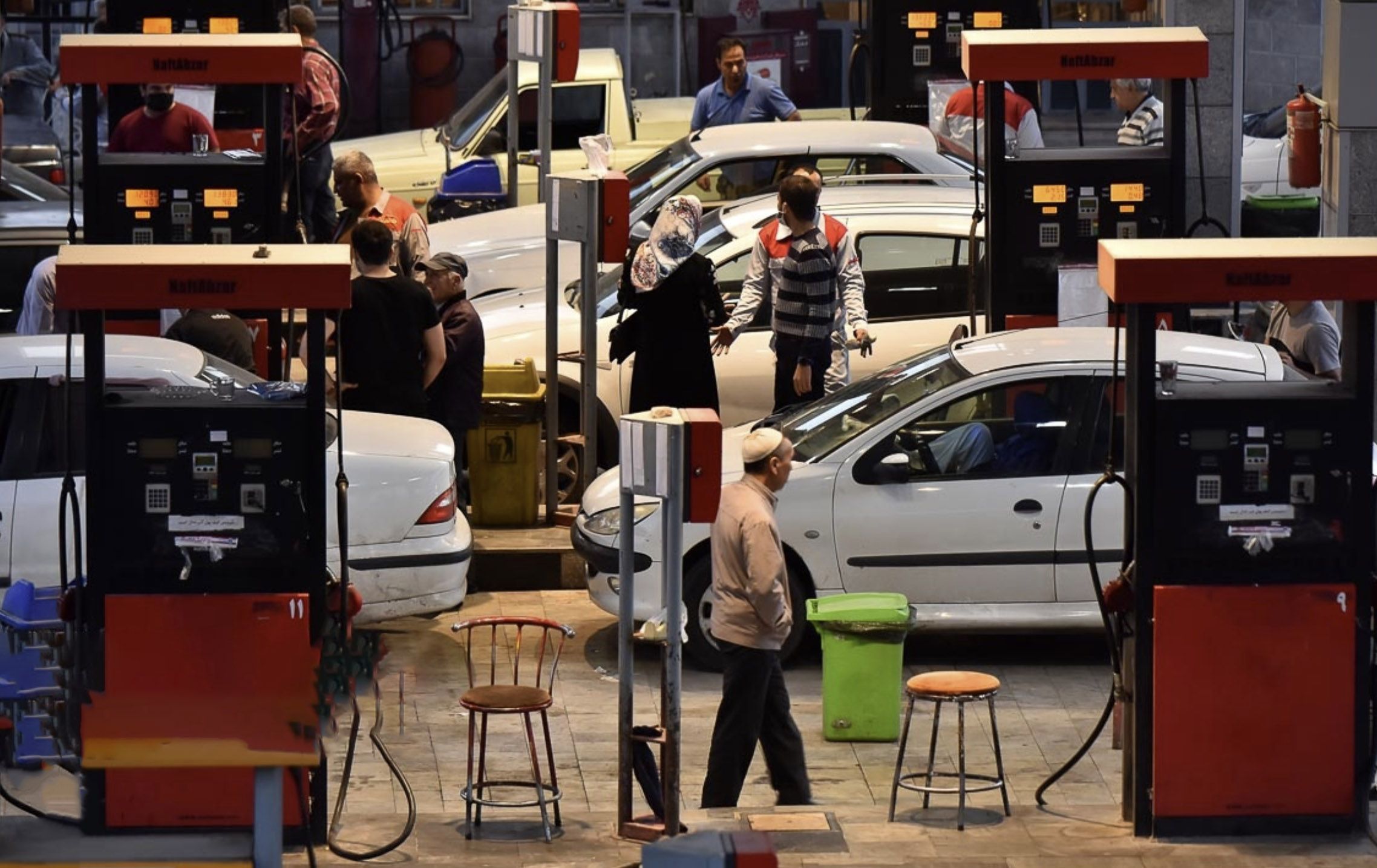 وزیر نفت: تعدادی از جایگاه‌ها‌ را به شکل دستی و آفلاین برای عرضه بنزین آزاد فعال کرده‌ایم