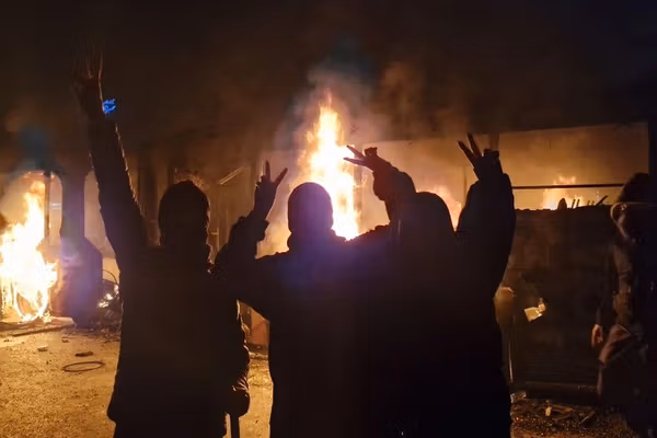 کشتار کور در سمنان، درگیریهای خیابانی در دزفول؛ گزارشهایی از ۱۸ و ۱۹ دیماه