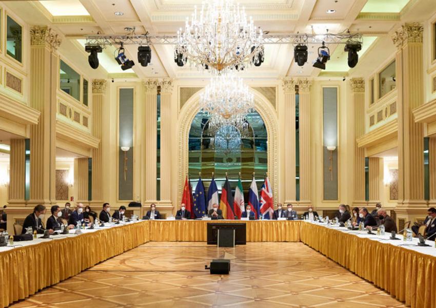 در آستانه مذاکرات وین، جمهوری اسلامی باابراز تردید در نیات آمریکا، فرانسه را پلیس بد خواند