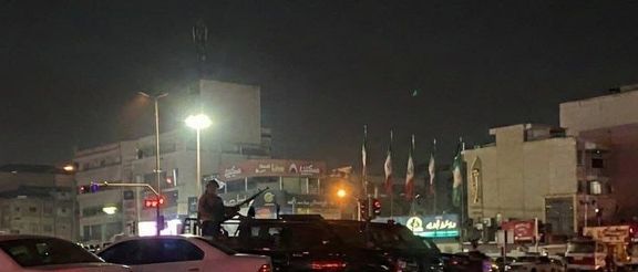 حضور نظامی نیروهای حکومتی در شهرهای مختلف ایران ادامه دارد