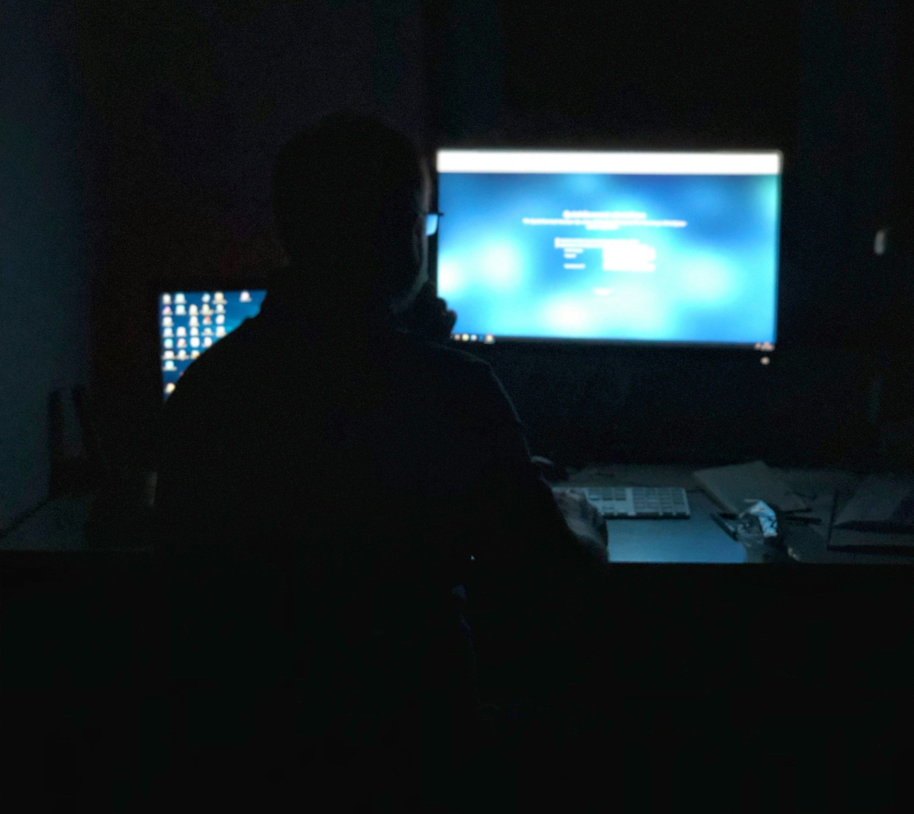 شركة أمن سيبراني: قراصنة تابعون لإيران استهدفوا أكثر من 100 جهة في حملة تجسّس