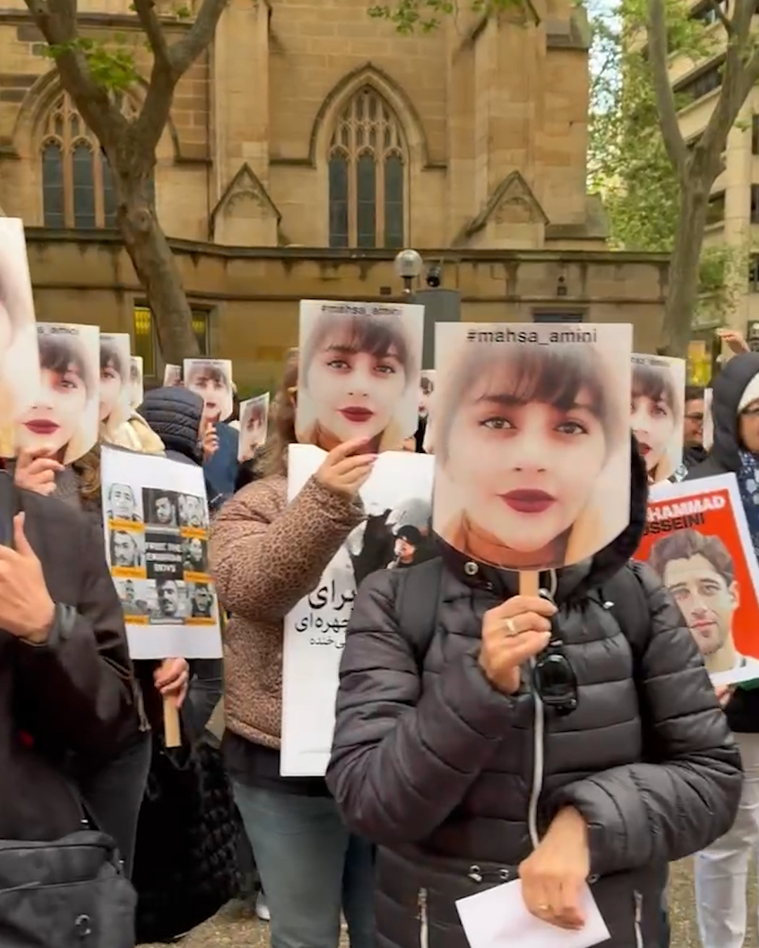 استرالیا: در کنار زنان و دختران ایران ایستاده‌ایم