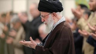 خامنئي يراهن على صبر قد يفتقر إليه ترامب