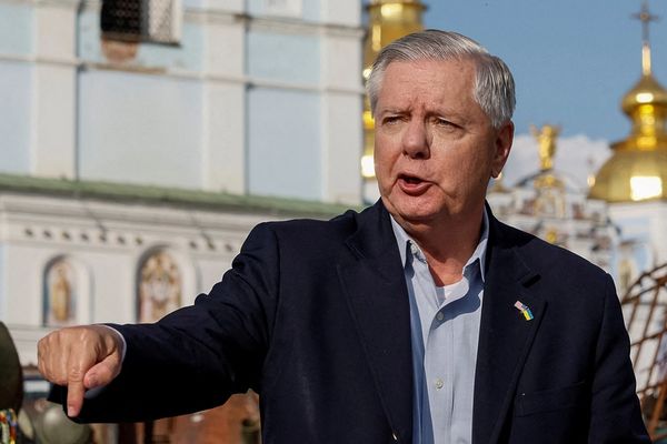 سناتور گراهام: هرکس بگوید شاید خامنهای تغییر کند تاریخ این حکومت قاتل را نمیداند