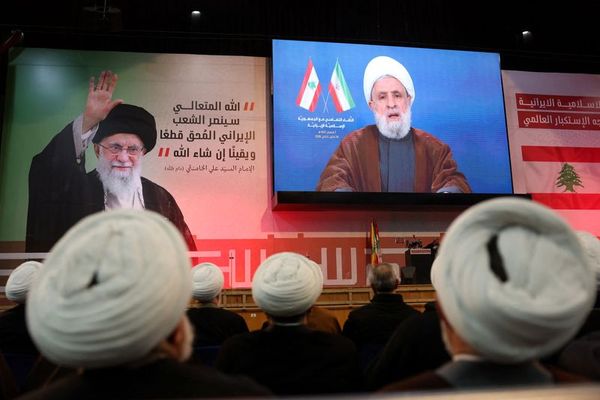 بستن تنگه هرمز نشان داد اولویت حکومت ایران نه مردم خودش، بلکه نیروهای نیابتیاش است