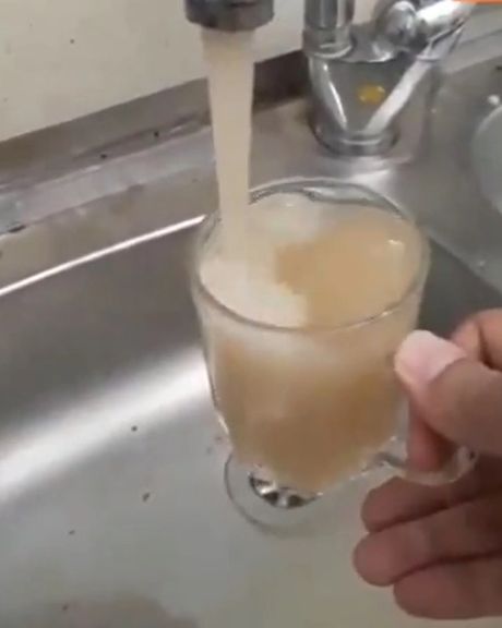 نماینده خرمشهر: آبی که به آبادان و خرمشهر میرسد آب نیست، فاضلاب است