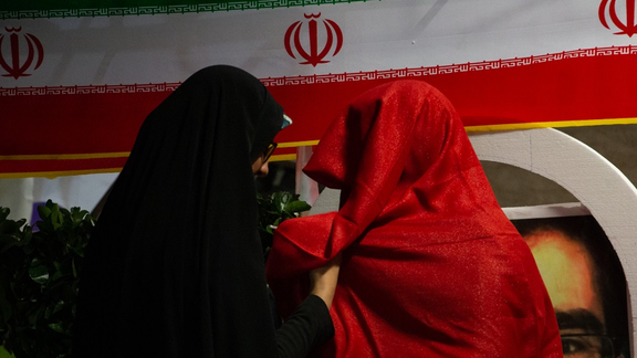 راهاندازی کارزار حکومتی «نذر روسری» با دعوت مردم به واریز کمکهای مالی