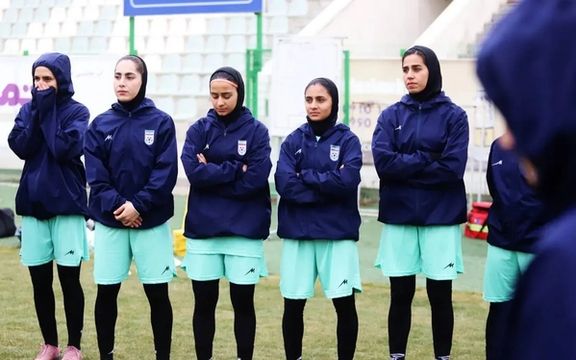 گزارش گاردین از وضعیت تیم ملی فوتبال زنان: بازیکنان ایران با فشار روحی روبهرو هستند