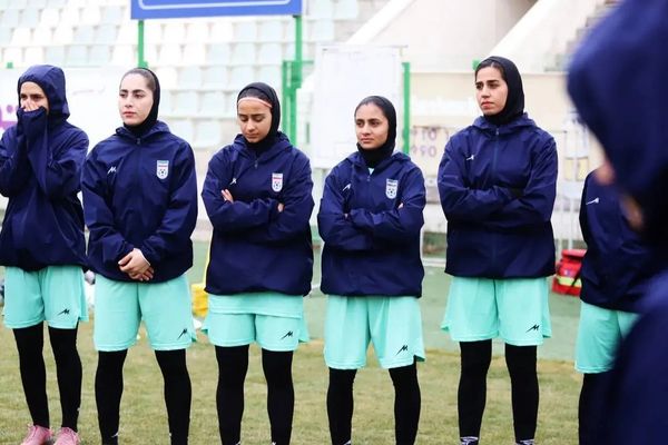گزارش گاردین از وضعیت تیم ملی فوتبال زنان: بازیکنان ایران با فشار روحی روبهرو هستند