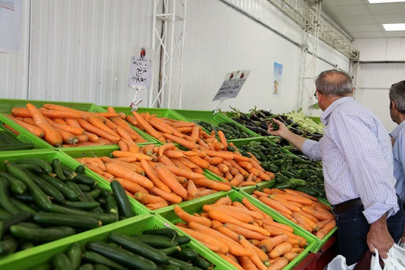 رییس اتحادیه میوه و سبزی اصفهان: قیمت هویج از موز گرانتر شد