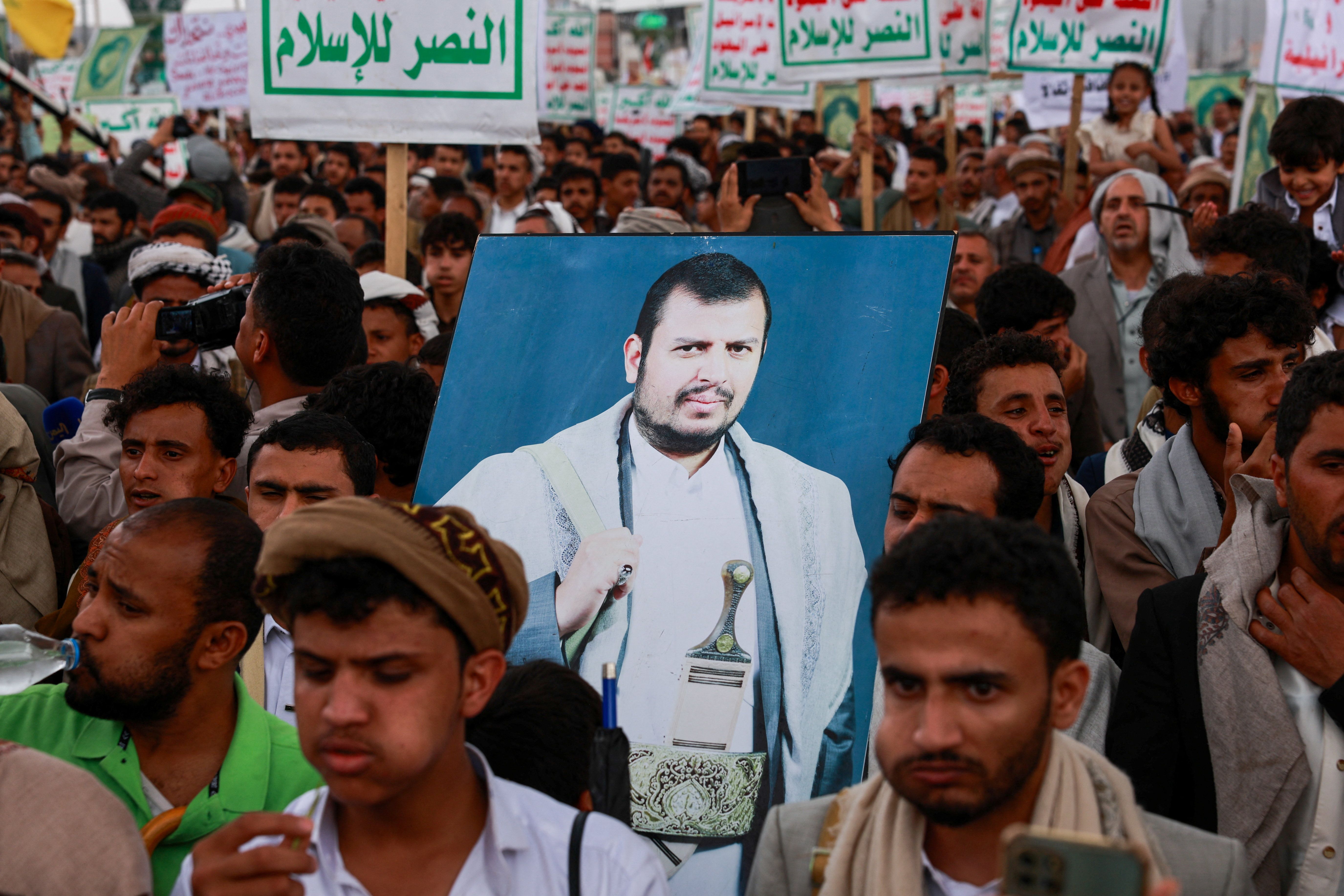 حوثی‌ها یک نفتکش عربستان سعودی را با موشک بالستیک هدف قرار دادند