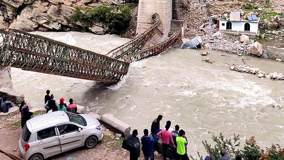 ریزش کوه در شمال غرب هند دستکم ۹ کشته بر جای گذاشت