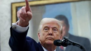 تعرفههای ثانویه؛ ایالات متحده ابزاری خطرناک علیه ایران به کار میگیرد