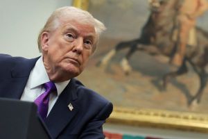 در آستانه تصمیم ترامپ درباره حمله به ایران، نیروی ضربتی آمریکا در خاورمیانه مستقر شده است