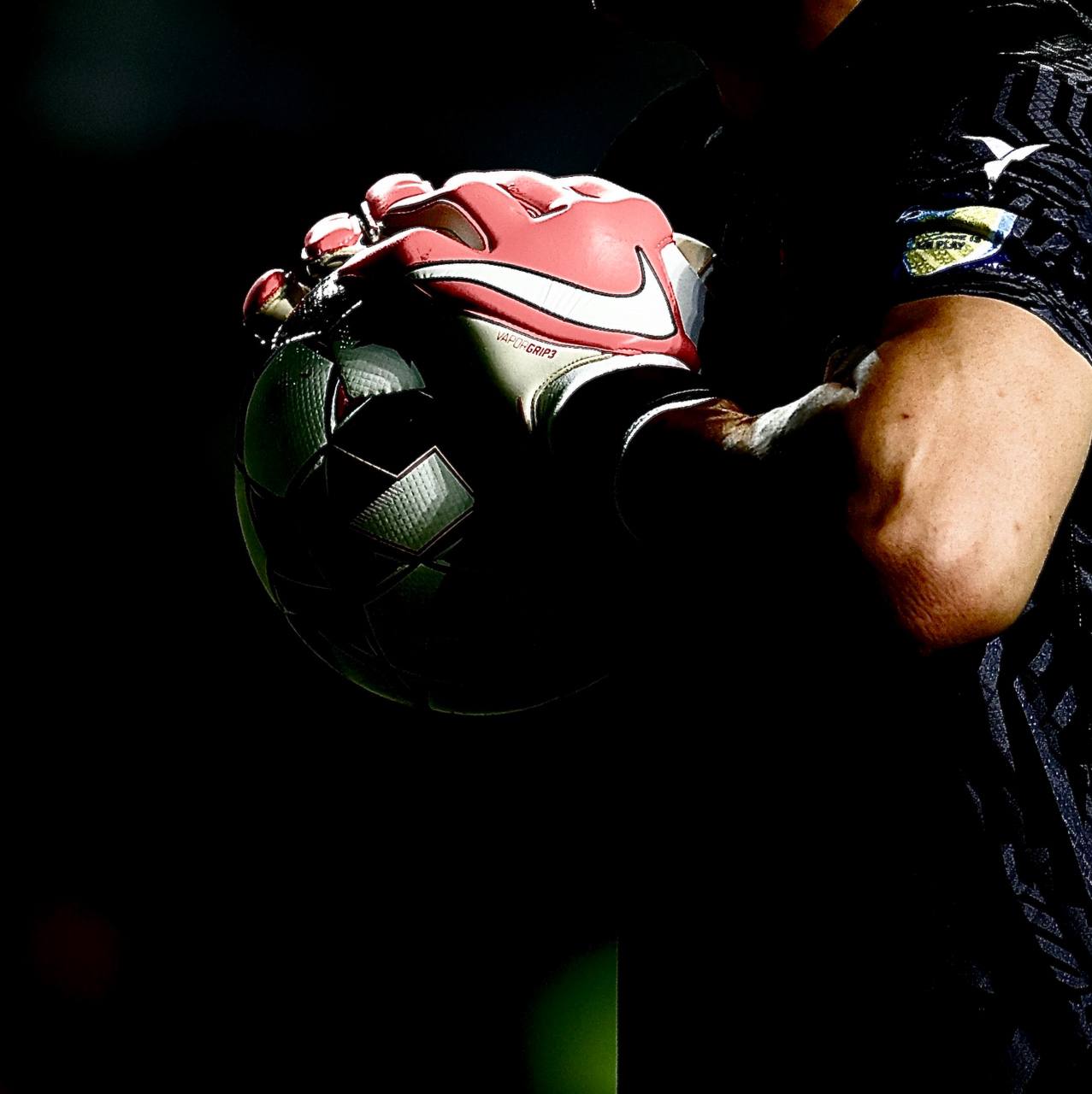 سیامک رحیم‌پور: در فوتبال پایه، برای انتخاب بازیکن، دنبال خواهر و مادر بازیکن می‌روند