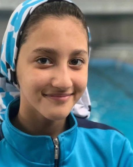 آرنیکا دباغ، دختر شناگر ۱۹ ساله در گرگان، با شلیک ماموران کشته شد