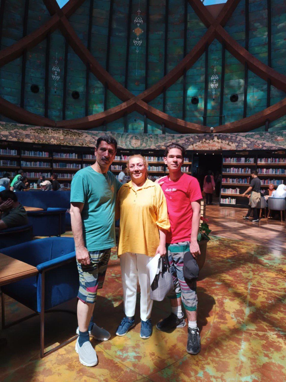 مقتل ثلاثة أفراد من عائلة واحدة برصاص قوات النظام الإيراني في مدينة "كرج"