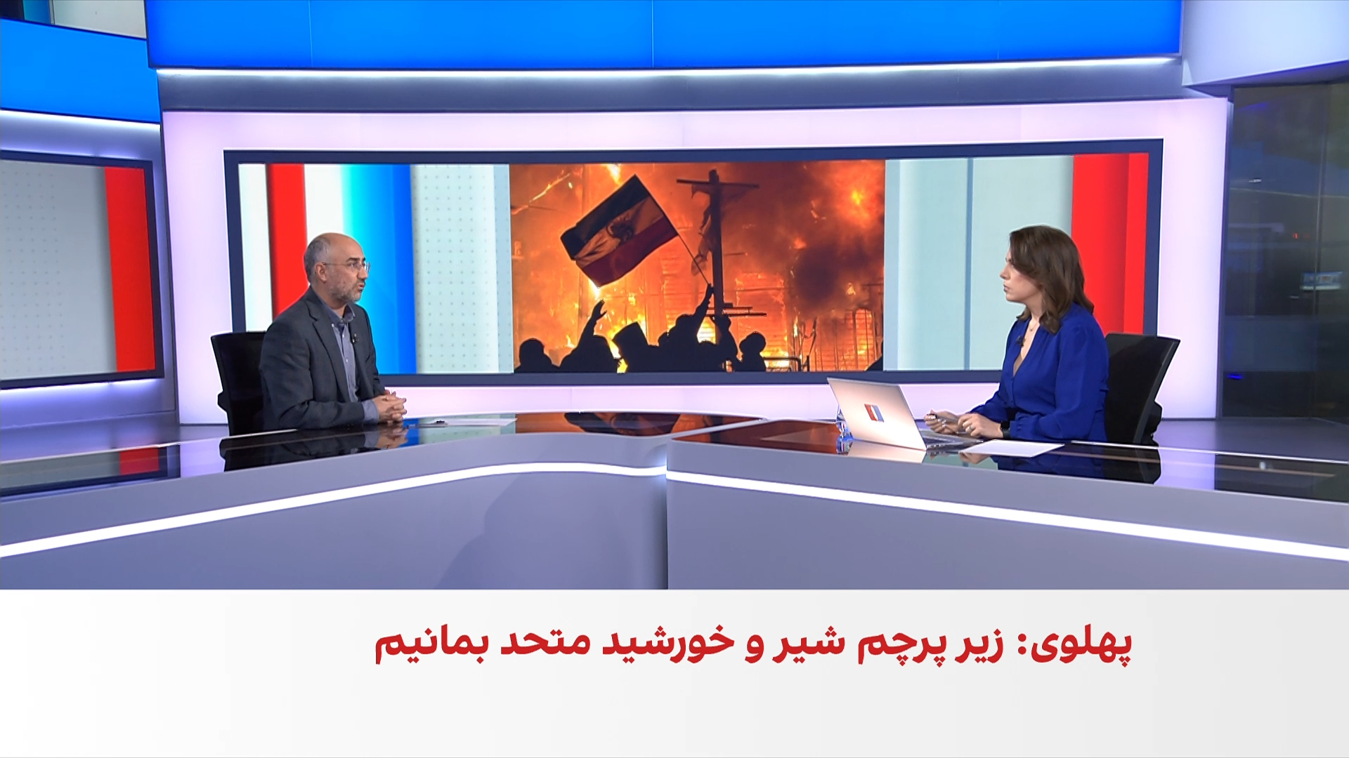 تصاویر تازه نشان می‌دهد نیروهای سرکوب دختری را با قمه و لگد هدف قرار دادند